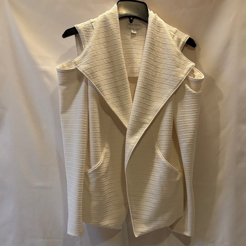 Bisou Cream Textured Jacket with Sleeves - size Large